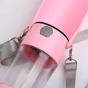 Tragbare Haustier-Wasserflasche mit Gurt für Hunde und Katzen, auslaufsicherer Napf für unterwegs.