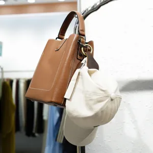 Genuine leather magnetic hat clip for bag, portable bookmark clip for outdoor caps and travel.
