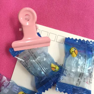 Rosa Metall Bindeclip 3cm süßer Snack Verschlussclip für Büro und den täglichen Gebrauch