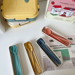 Set di posate portatile in paglia di grano con bacchette cucchiaio e forchetta per ufficio