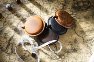Handgemachte Mini-Maßband aus echtem Rindsleder, vintage tragbares Messwerkzeug und Anhänger.