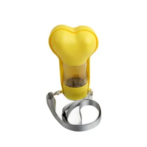 Tragbare Hunde-Trinkflasche für unterwegs, gelbes Knochen-Design mit Gurt für Haustiere.