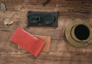 Vegetable tanned leather glasses pouch auto closing storage case portable pencil bag detail view