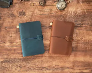 Cuaderno de viaje de cuero vintage, diario hecho a mano, cierre elástico, marrón y verde