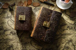 Vintage gepraegtes Leder Tagebuch Notizbuch mit antiker Zahlenschloss fuer Geschenke und Deko