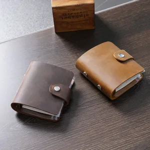 Mini cuaderno A9 de anillas de cuero auténtico estilo vintage con cierre de botón.