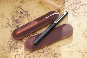 Retro Leder Etui und schwarzer Füllfederhalter Set, handgearbeitete Vintage Stiftetasche.