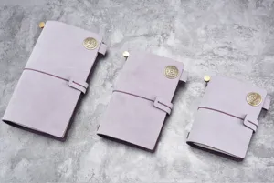 Set di taccuini TN in vera pelle vintage con chiusura in metallo, viola, tre misure.
