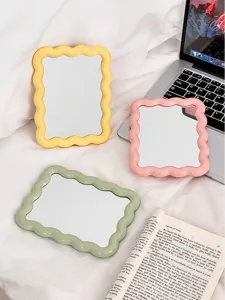 Espejo de maquillaje estético ondulado lindo espejo de escritorio para dormitorio y oficina