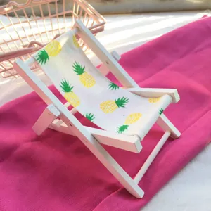 Miniatur Holz Strandstuhl Handyhalter mit süßem Ananas Muster, tolle Tischdekoration.
