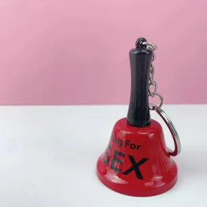 Llavero de campana de metal en rojo con mango negro, accesorio de regalo divertido.