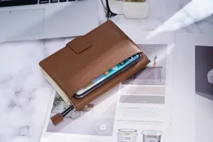 Echtes Leder A6 Hobo Planer Abdeckung in braunem Litschi Muster. Premium Notizbuchschutzhülle.