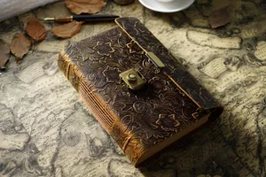 Vintage geprägtes Leder Tagebuch Notizbuch mit Zahlenschloss, handgemaltes Skizzenbuch.