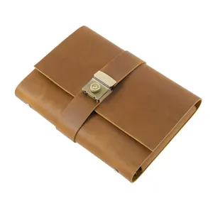 Cuaderno de cuero genuino vintage con cerradura, diario retro A5 para escritura diaria.