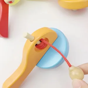 Peonza de Madera Tradicional con Cuerda Juguete Educativo Clásico Giroscopio de Mango de Madera Colorido Regalo