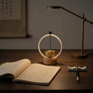 Lampe de bureau circulaire minimaliste moderne lumière d'ambiance base en bois décoration détail