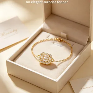 Elegante bracciale dorato con zircone quadrato in una bella confezione regalo premium
