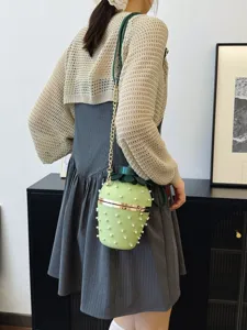 Erdbeere Form Perle Eimertasche Für Damen Einzigartiger Frucht Stil PU Leder Umhängetasche Mit Goldener Kette Handtasche