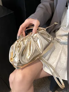 Metalen PU Leer Geplooid Cloud Bag Voor Vrouwen Glanzende Klipsluiting Schoudertas Crossbody Pouch Avondtas