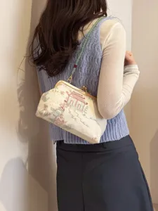 Borsa a tracolla ricamata vintage con cinturino in perline verdi e chiusura in metallo