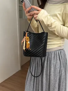 Korean Style Woven Pattern PU Leather Bucket Bag For Women Retro Sophisticated Commuter Handbag Single Shoulder Underarm Bag With Beaded Charm