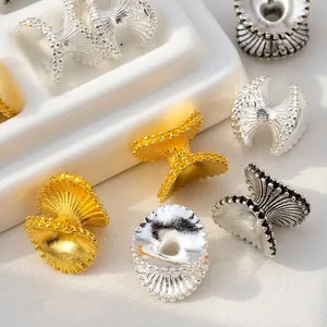 Eleganti copriperle in lega ondulata con trama a righe per la creazione di gioielli fai da te