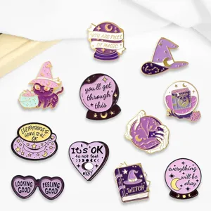 Magische Sternennacht Emaille Pins Set Lila Hexenhut Kristallkugel Zauberbuch Legierung Brosche Abzeichen Für Damen Schmuck Dekoration