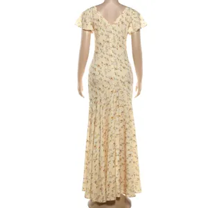Floral print V-neck maxi dress with short sleeves, elegant slim fit long dress for women.