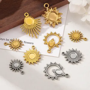 Ciondoli a Forma di Girasole in Acciaio Inossidabile 304 Charms Sole Radianti a Ventaglio Per Creazione di Collane Gioielli Fai-da-te