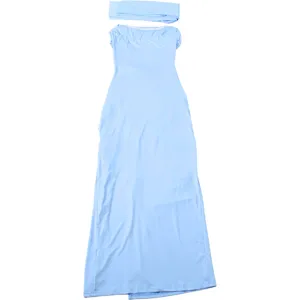 Elegantes hellblaues trägerloses schmale maxi abendkleid mit passendem schal für damen