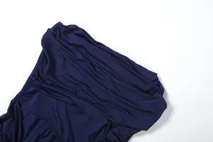 Detailansicht des dunkelblauen Damen rüschen Trägerlosen Partykleides, eleganter Slim Fit.