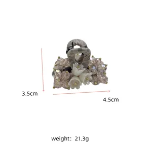 Dimensions détaillées et poids de la pince à cheveux perlée campanule.
