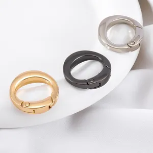 Set van drie metalen O-ring springsluitingen in goud, zilver en gunmetal finish.
