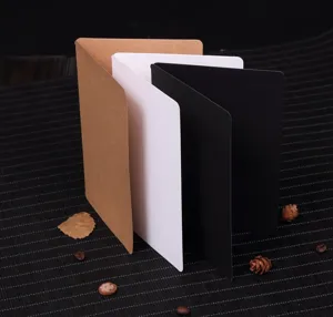 Juego de tres tarjetas de felicitación en blanco plegadas en kraft blanco y negro para DIY