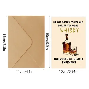 Carte d'anniversaire whisky rigolote avec enveloppe kraft et dimensions affichées
