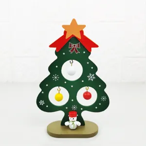 Mini árbol de Navidad de madera para decoración de mesa con bolas y muñeco de nieve