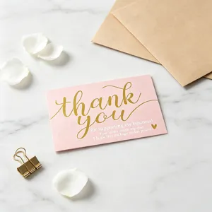 Elegante tarjeta de agradecimiento rosa con letras doradas para embalaje de regalos de empresa