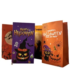 Διάφορες χάρτινες τσάντες δώρου Halloween με σχέδια κολοκύθας και μάγισσας