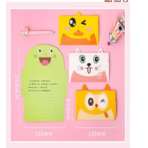 Juego variado de sobres y tarjetas de animales lindos con dimensiones claras