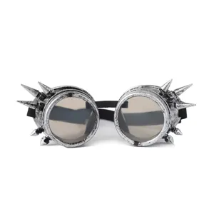 Vista frontale dettagliata degli occhiali steampunk argento retrò con punte per cosplay