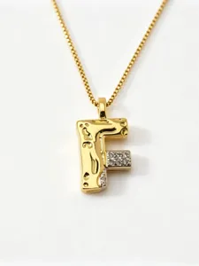 Vergoldete Buchstaben F Anhänger Halskette mit glitzernden Zirkonia für Damen Mode.