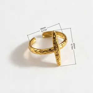European American fashion 18K stainless steel geometric open ring with size dimension lines.