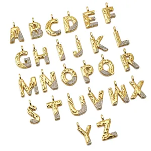Vergoldeter gehämmerter Alphabet Buchstabe Anhänger Halskette, stilvoller Damenschmuck.