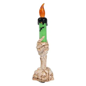 Detailansicht der Halloween-LED-Kerze mit Skeletthand und Totenkopf-Basisdesign