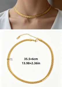 Collier ras du cou élégant en acier inoxydable plaqué or pour femme au style quotidien.