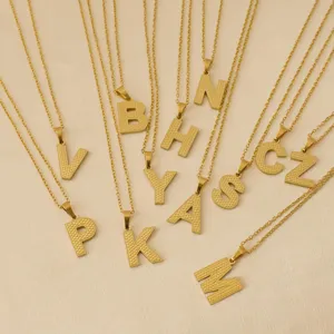 Goldener Edelstahl Initiale Buchstabe Anhänger Halskette Mode Schmuck für Damen Alltag
