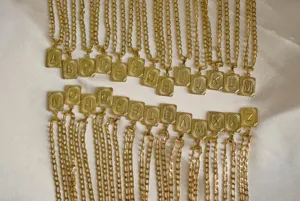 18K Gold Edelstahl 26 Alphabet Buchstabe Anhänger Halskette Figaro Kette Schmuck Set