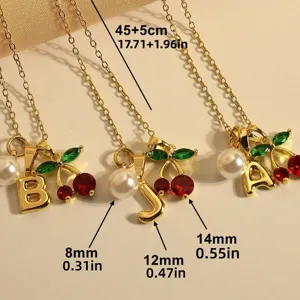 Élégante collier de lettres cerise et perle dorée, chaîne de clavicule vintage.