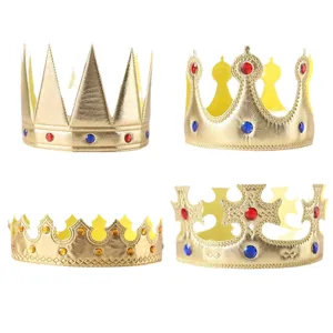 Set van vier verschillende gouden feestkronen voor kinderen voor konings- en prinsenkostuums