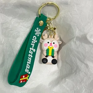 Detailansicht eines Weihnachts-Schlüsselanhängers mit süßem Rentier und Silikonband